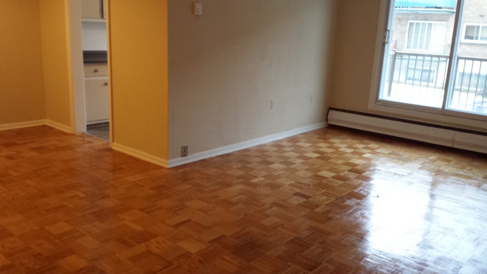 DORVAL - 2.5 ( Large & Renovated) ! — photo 1