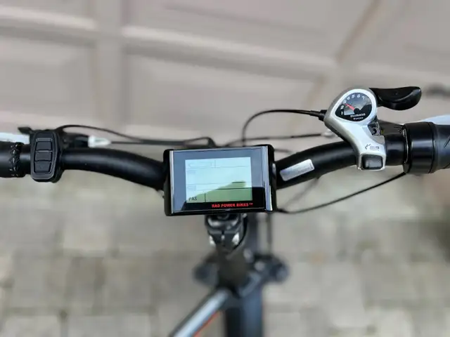 Rad Mini 4 folding e-bike (price drop) in eBike in Oshawa / Durham Region - Image 6