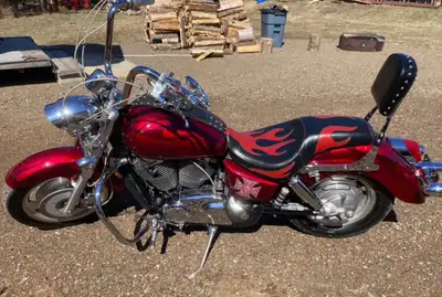 2004 Honda Shadow Sabre 1100 motorcycle fully customized with only 12,200 kms !!! Certified … there...