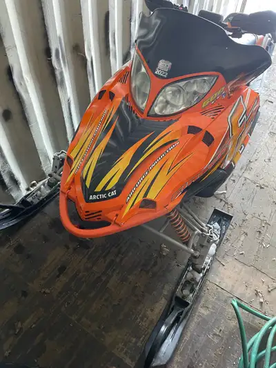 2006 F6 Runs good Has new track with studs Has Reverse Compression is 110 per cylinder Needs a new s...