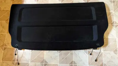 Original Mopar Cargo Cover. Used, but in excellent condition. Fits Jeep Renegade 2015 - 2020 Open to...