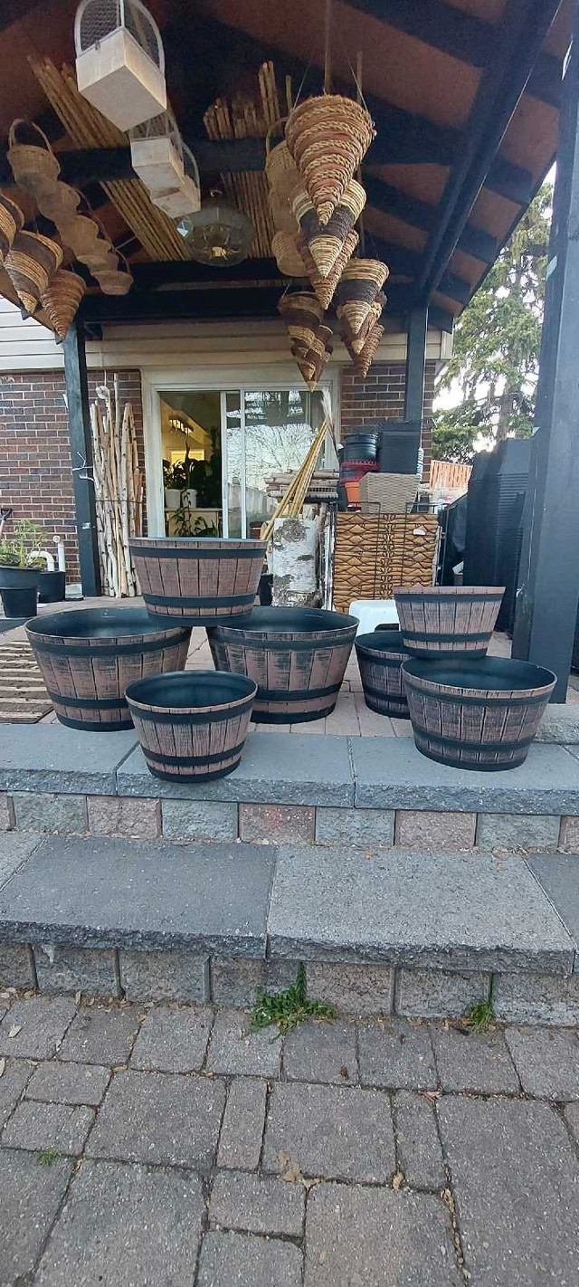 BRAND NEW BARREL PLANTERS .4 sizes available.  $15and up  in Patio & Garden Furniture in Mississauga / Peel Region - Image 3