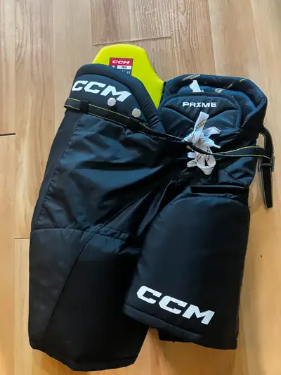 Hockey small men’s pants and neck guard, View more