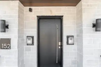 Modern Boutique 8-Plex in Old Ottawa East
