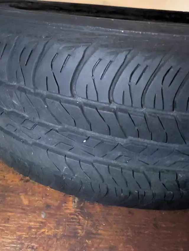 Good conditioned Dunlop all seasons tires without rims for sales in Tires & Rims in Mississauga / Peel Region - Image 8