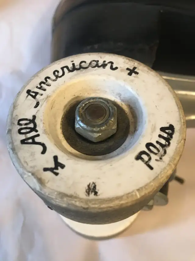 VINTAGE DOMINION CANADA LEATHER ROLLER  SKATES in Skates & Blades in Mississauga / Peel Region - Image 8