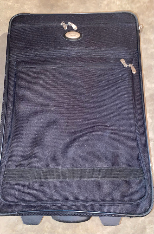 4 Rolling Suitcases: Brand New Condition  in Garage Sales in Windsor Region - Image 4