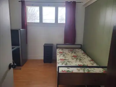 Chambre à louer, au 1er étage d'une maison. En face du cégep Garneau dans le quartier saint sacrémen...