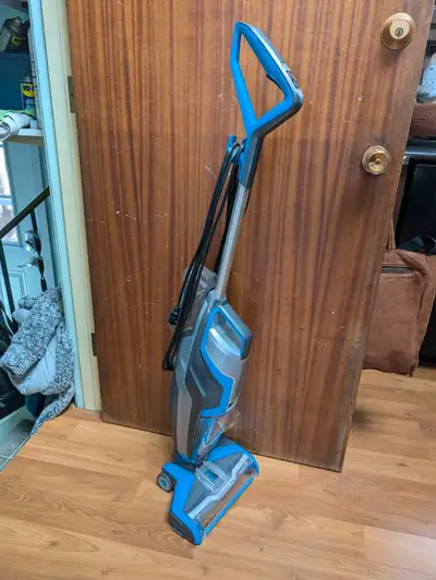 I have a Bissell Crosswave wet dry vacuum mop for sale in Southwest Edmonton — near Southgate Mall....
