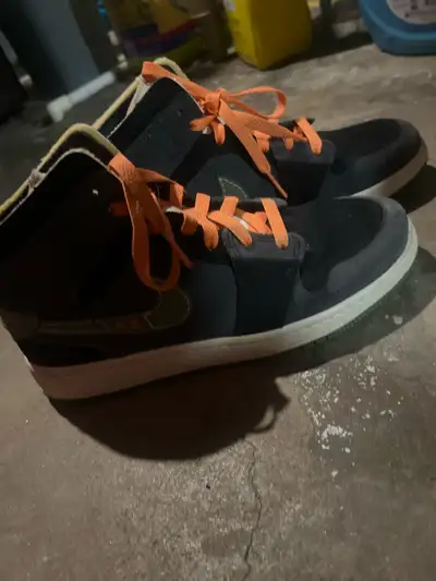 used air Jordan 1 mid, View more
