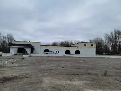 Office Space available for rent in Mono! Highway Commercial Building