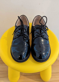 Boys size 1 black dress shoes performance shoes 