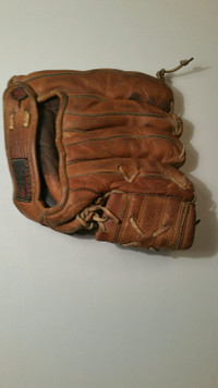 Spalding Vintage Baseball Glove 