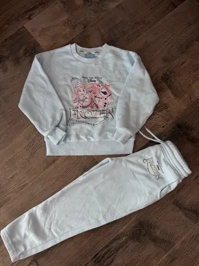 Disney Frozen kids tracksuit size 5/6 new, View more