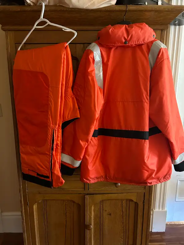 Mustang Survival Men's Coat & Pants in Men's in Oshawa / Durham Region - Image 3