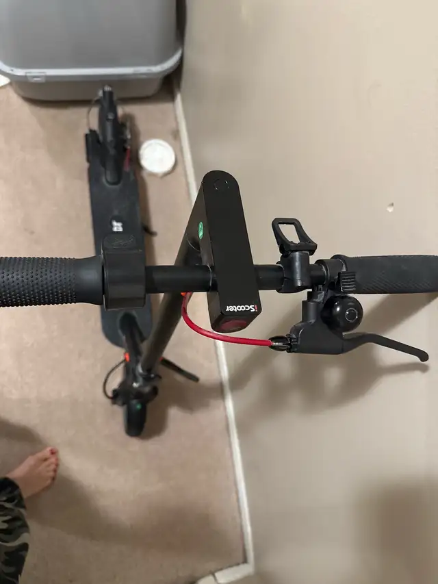 Electric Scooter ( Used 4 Time the box is available ) like new in Scooters & Pocket Bikes in London - Image 5