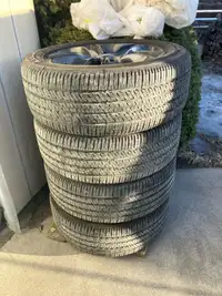 265/50r20 Black OEM Mags and Tires
