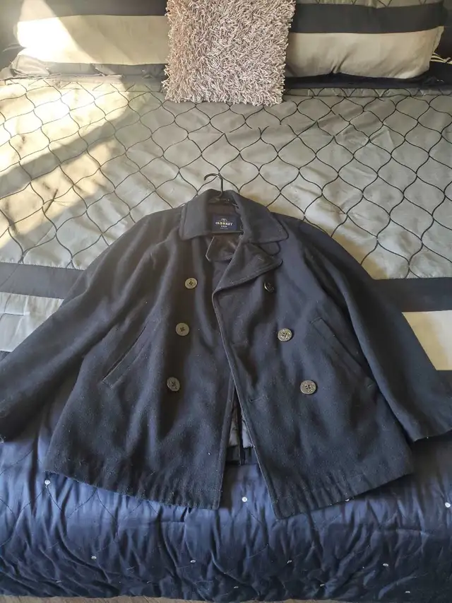 Old navy jacket in Men's in Oshawa / Durham Region - Image 2