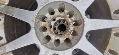 Pneus usés 245 65 17