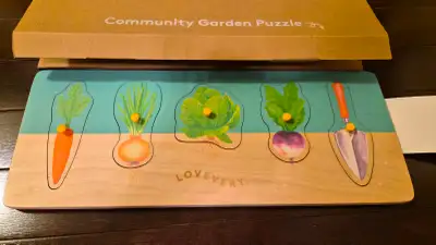 Wooden puzzle. In good condition, in original package.