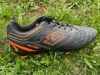 Lotto soccer cleats 9.5/10.5, View more