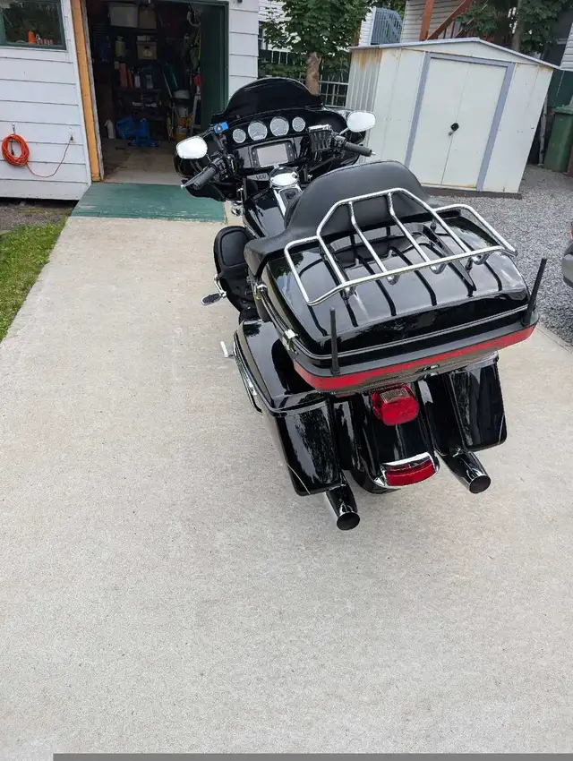 Harley Davidson FLHTK 2014 in Touring in Québec City - Image 6