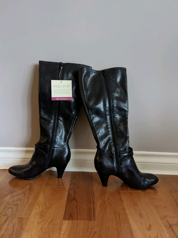 Women's Black Boots dans Femmes - Chaussures  à Kingston - Image 2