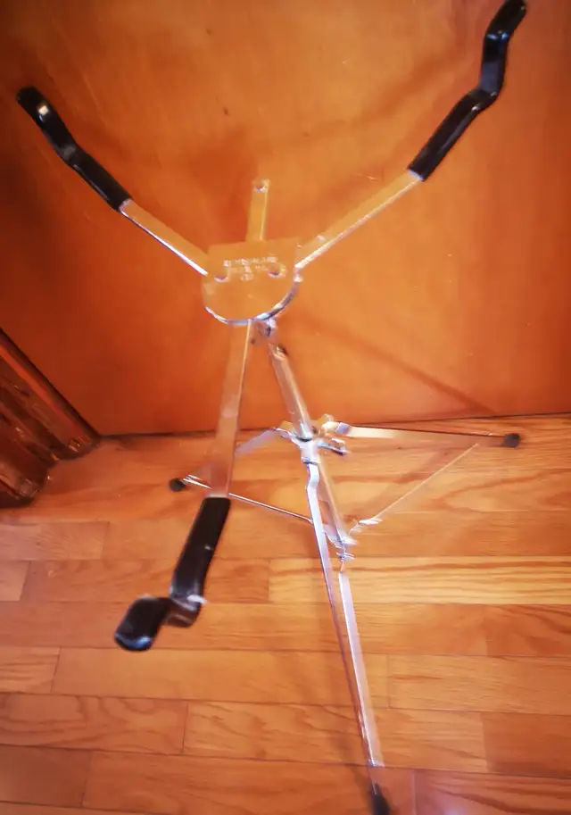 Slingerland snare stand in Drums & Percussion in City of Toronto - Image 2