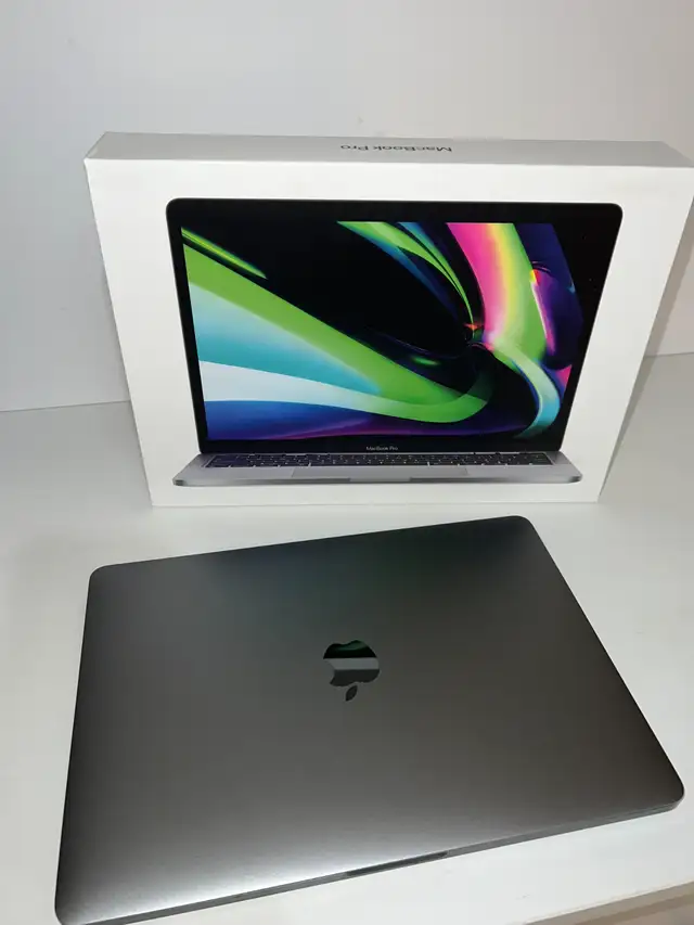 MacBook Pro 13 pouces M2 2022 8 Go in Laptops in City of Montréal - Image 3