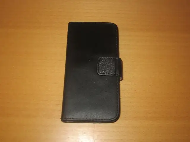Iphone 5 Series Wallet Case with Credit Card Slots ($10.00 Each) in Cell Phone Accessories in Markham / York Region - Image 4