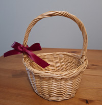 Wicker decorative basket