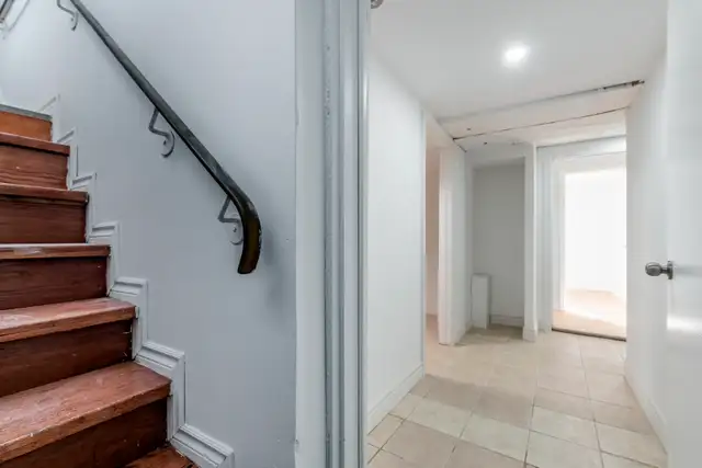 Students Rental, Waterloo- 56 Cardill Cres in Long Term Rentals in Kitchener / Waterloo - Image 11