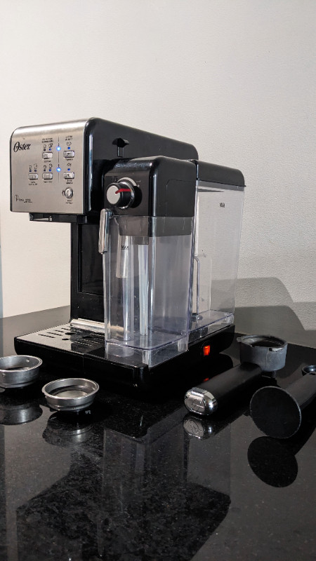 Oster Prima Latte - Espresso, Cappuccino & Latte Maker in Coffee Makers in Longueuil / South Shore - Image 2