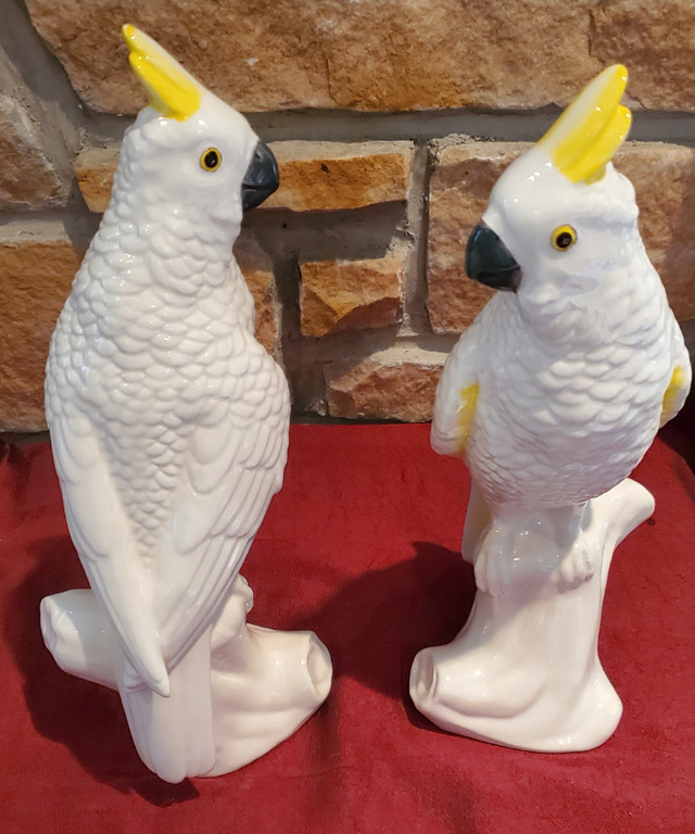 VINTAGE MID-CENTURY MODERN PORCELAIN COCKATOOS in Arts & Collectibles in City of Toronto - Image 3