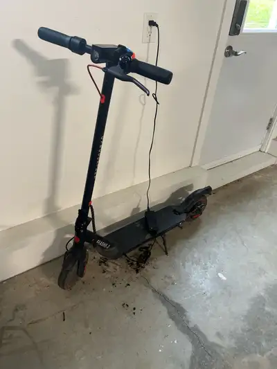 Trottinette électrique. 30km/h vitesse maximal. 30km d’autonomie