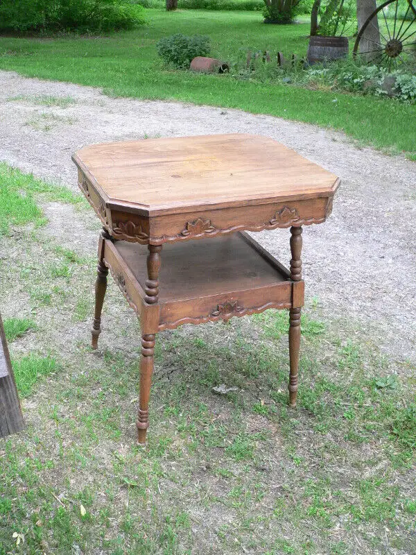 plusieurs meuble antiques a différent prix in Dressers & Wardrobes in Lanaudière - Image 4