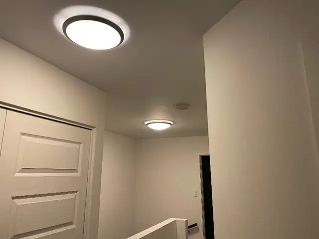 5 luminaires plafonniers / 5 ceiling light fixtures in Indoor Lighting & Fans in Gatineau - Image 3