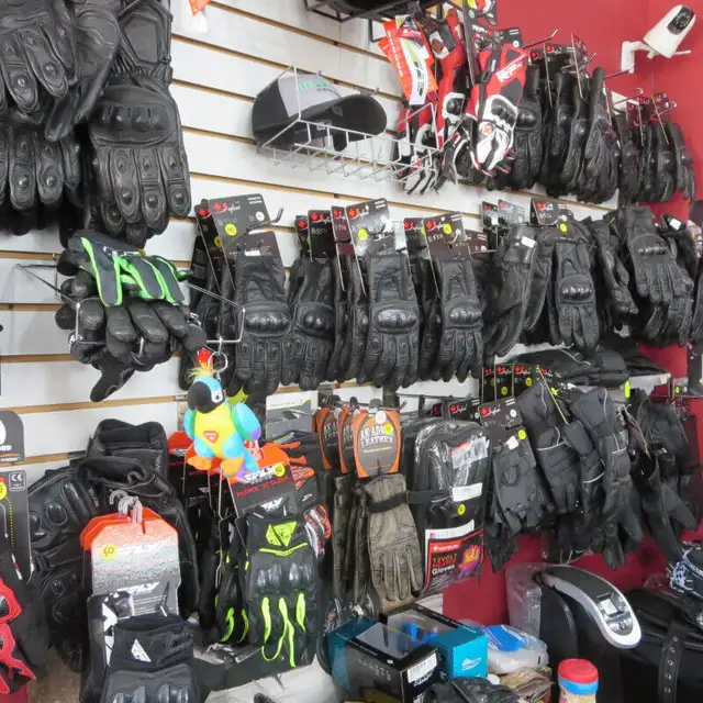 Leather Motorcycle Gloves Assorted Styles - RE-GEAR Oshawa in Men's in Oshawa / Durham Region - Image 3