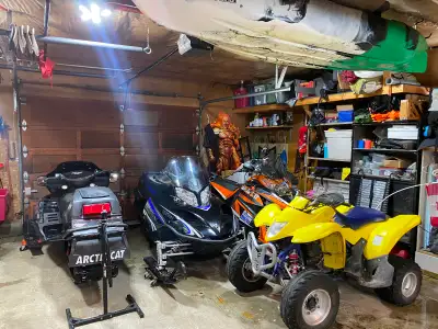 Two arctic cat T660 turbo snowmobiles in excellent condition. 2005 and 2006 with approx 7500km on ea...
