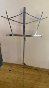 Folding music stand with carry bag
