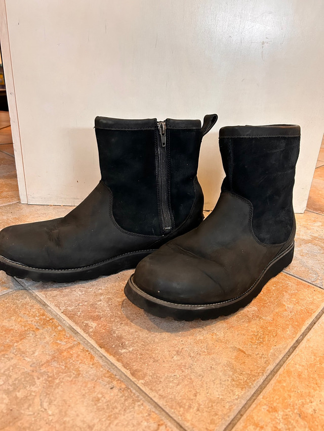 UGG boots men’s  dans Chaussures pour hommes  à Ville de Montréal