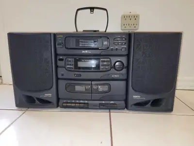 Sanyo 3-Disc CD Changer Stereo System, View more