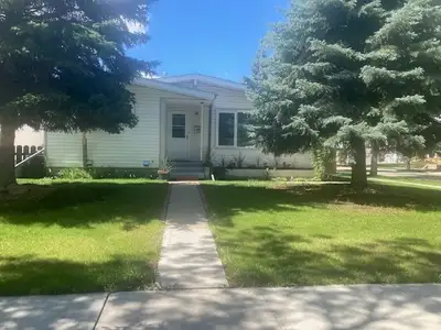 Main Floor 2 bedrooms Lauderdale Area