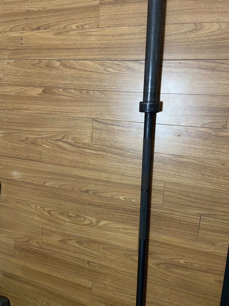 7’ Olympic barbell 1000 lbs Exercise Equipment London Kijiji