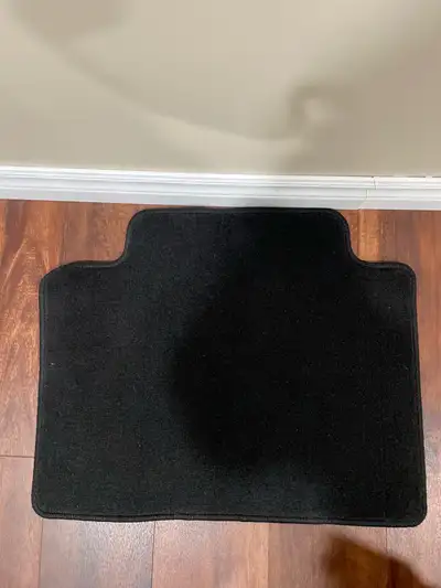 Car mats for a Nissan Rogue 2017-2020….almost like new $75 ea set (4 mats per set) best offer….there...