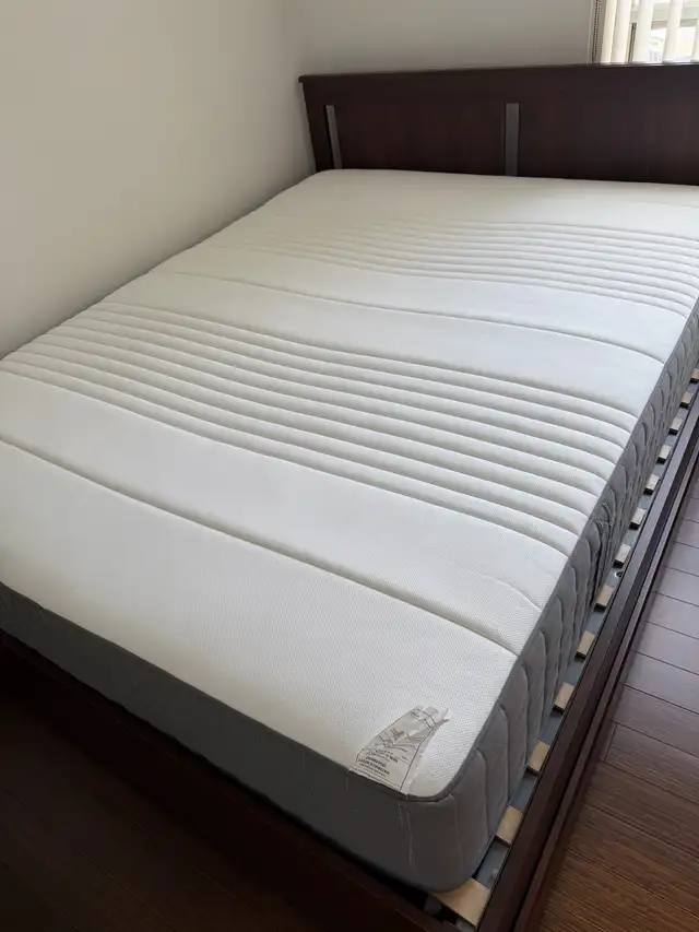 IKEA Songesand Queen bed w/ 4 drawers and clean covered mattress in Beds & Mattresses in City of Toronto - Image 7