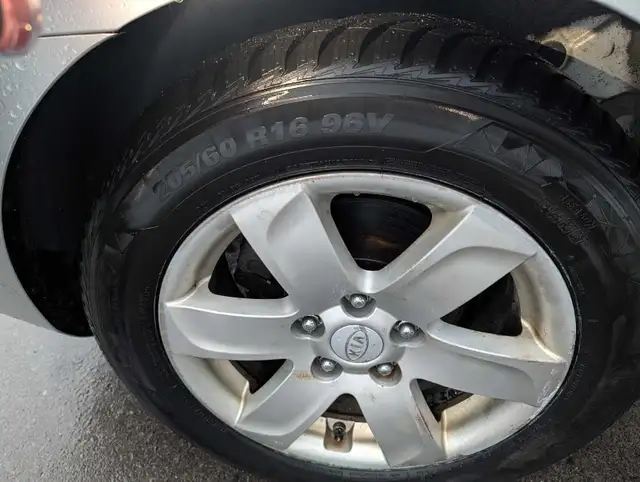 Kumho All Weather Tires 205/60R/16 in Tires & Rims in Oshawa / Durham Region - Image 5