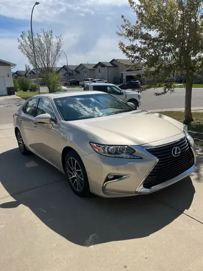 2016 Lexus ES 350 - Touring Package Excellent condition, low km, well taken care of car -Heated, pow...