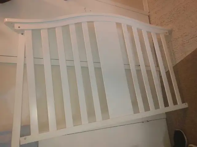 free crib curb alert in Free Stuff in Peterborough - Image 2