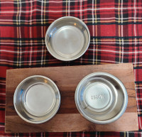 Cat dishes,and feeding trays